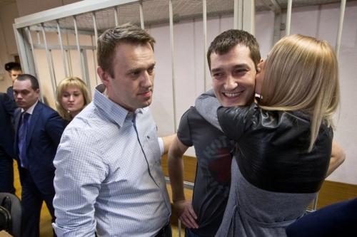 Суд фактически запретил Навальному участвовать в выборах до конца 2020-го Суд фактически запретил Навальному участвовать в выборах до конца 2020-го