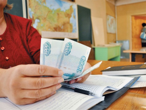 Прокуратура наказала мэра Омска за поборы в школах