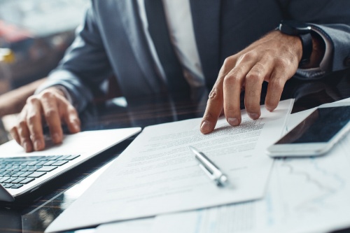 Лишенный премии. В Рязани экс-начальник сервисного автоцентра взыскал долг по зарплате в 312 000 рублей Лишенный премии. В Рязани экс-начальник сервисного автоцентра взыскал долг по зарплате в 312 000 рублей