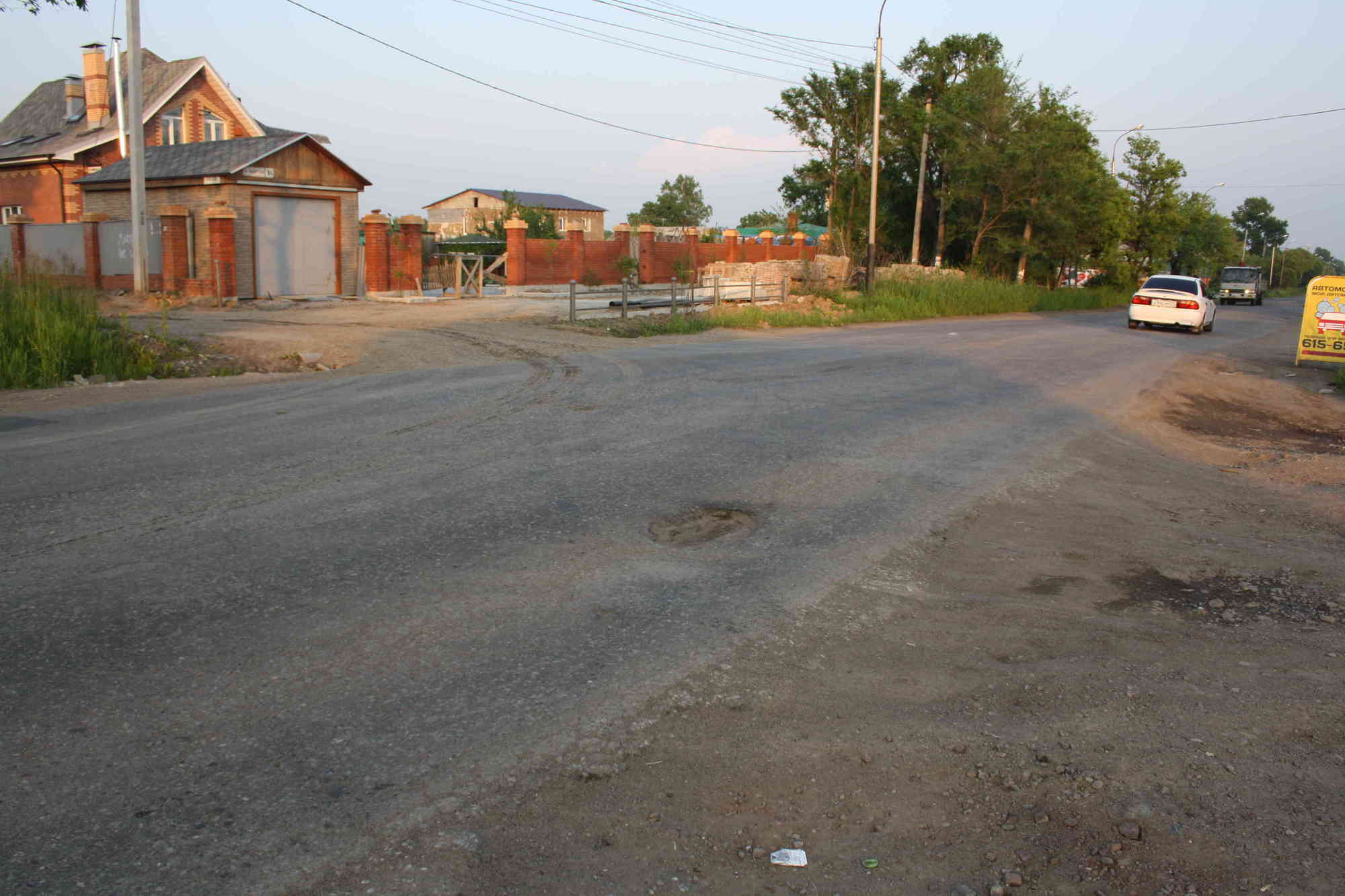 Поселок горького. Дорога город Хабаровск. Улица Нововыборгская в Хабаровске. Районы Хабаровска дорогие. Улица Космическая Хабаровск поселок Горького.