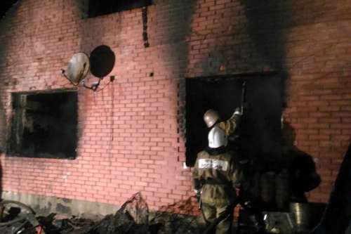 ​В Омской области при пожаре погибли четверо приемных детей