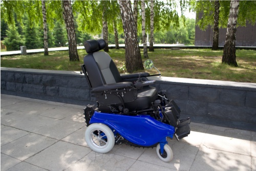 Массовое производство инвалидных колясок-вездеходов запустят на оборонном заводе Новосибирска