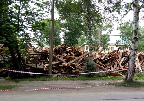 Снос ветхих бараков в Южно-Сахалинске идет с отставанием от графика