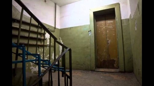 В Чите парализованную женщину выселили из квартиры в подъезд