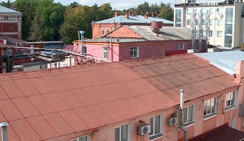 Жители дома в центре Брянска уже два с половиной месяца живут без горячей воды