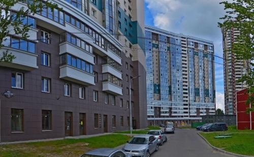 Жильцы заставили коммерсантов снять рекламу с петербургской новостройки Жильцы заставили коммерсантов снять рекламу с петербургской новостройки