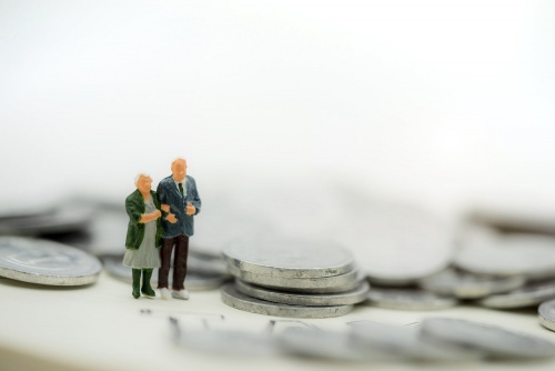 «Пенсионерам не положено»: пермские судебные приставы оставили пожилую женщину без прожиточного минимума «Пенсионерам не положено»: пермские судебные приставы оставили пожилую женщину без прожиточного минимума