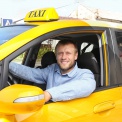 Из самозанятого - в таксисты. В России упростят порядок получения разрешения на перевозки