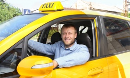 Из самозанятого - в таксисты. В России упростят порядок получения разрешения на перевозки