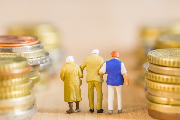 «Дайте денег и не звоните». Программа долгосрочных сбережений может повторить ошибки накопительной пенсии