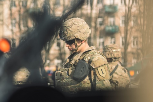 «Не тот» военнослужащий. Бойцу из Владимира отказали в выплатах из-за правовой коллизии «Не тот» военнослужащий. Бойцу из Владимира отказали в выплатах из-за правовой коллизии
