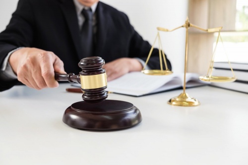 Нижегородская пенсионерка наказала жадного юриста на 162 000 рублей Нижегородская пенсионерка наказала жадного юриста на 162 000 рублей