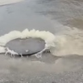 В Дагестане очевидцы сняли на видео «танцующий» канализационный люк