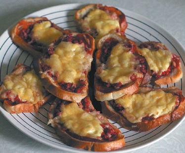 Рецепт: бутерброды «Десятиминутка» с колбасой Рецепт: бутерброды «Десятиминутка» с колбасой