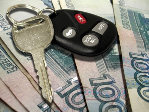 Директор УК из Иркутска купил автомобиль за 500 тысяч рублей на деньги жильцов