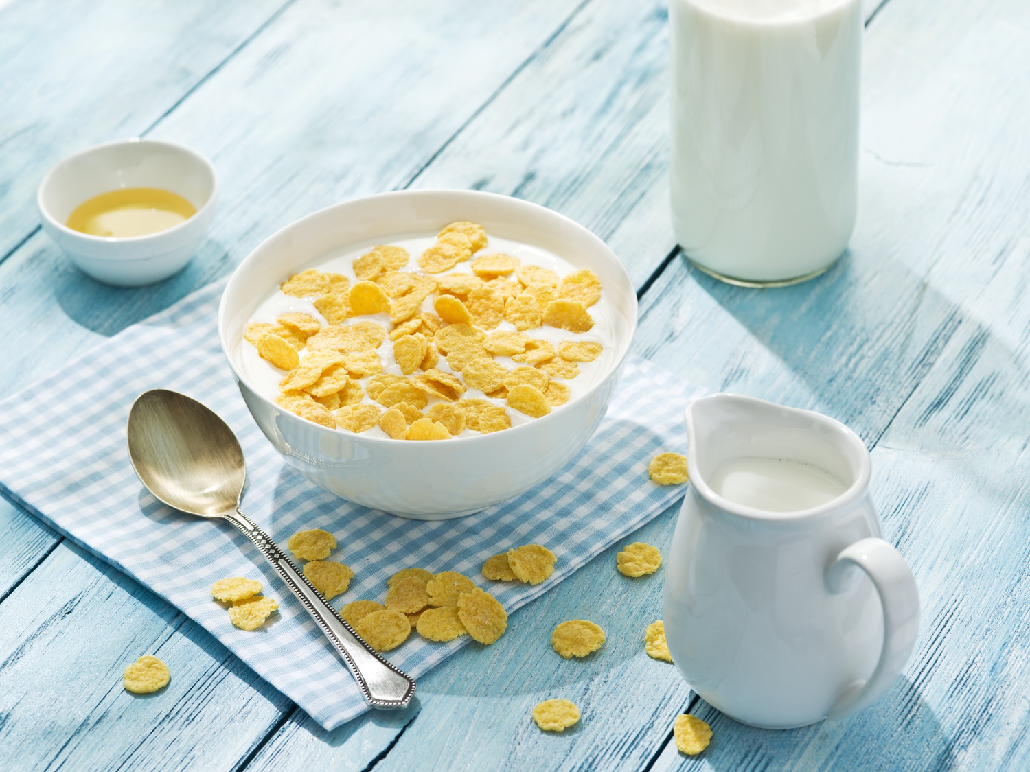 Молоко в пакете рецепт. milk 2 4b98 n. Молоко в пакете рецепт фото. Молоко в пакете рецепт-milk 2 4b98 n. картинка Молоко в пакете рецепт. картинка milk 2 4b98 n. Когда мы слышим слово «омлет», обычно мы представляем себе молочно-яичную смесь, зажаренную на сковороде или в крайнем случае испеченную в духовке. Однако есть еще один интересный метод приготовления омлета, которому и посвящена наша статья, – омлет в пакете. Такой омлет получается гораздо менее калорийным, так как готовится без масла, а еще его нельзя сжечь.