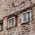В Волгограде рухнула часть стены общежития 