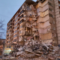 СМИ: эвакуированных из взорвавшегося дома людей в Ижевске вновь эвакуируют