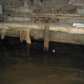 Нечем дышать. В Ивановской области коммунальщики отказались устранять канализационную аварию