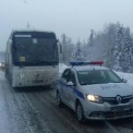 Под Челябинском автобусы с детьми застряли в многокилометровой пробке из-за снегопада