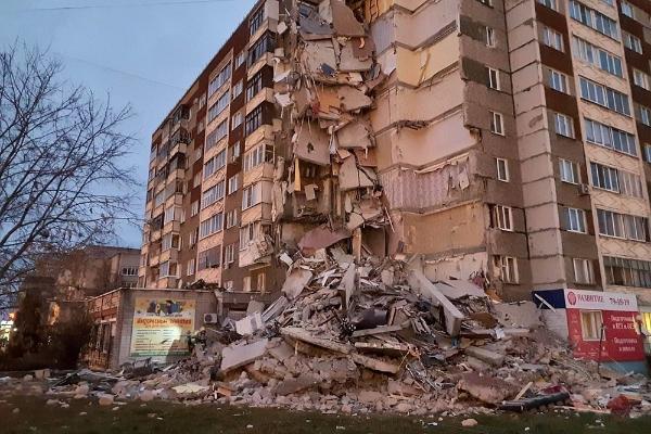 В Ижевске оставшихся без крова жителей заселят в обрушившийся дом В Ижевске оставшихся без крова жителей заселят в обрушившийся дом