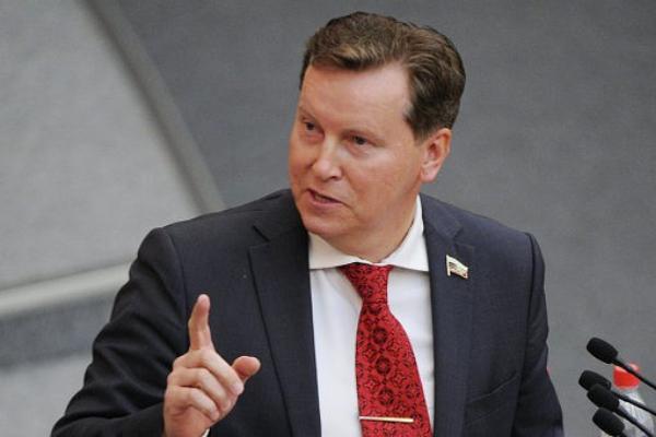 Олег НИЛОВ: «Единая Россия» получила желтую карточку на выборах Олег НИЛОВ: «Единая Россия» получила желтую карточку на выборах