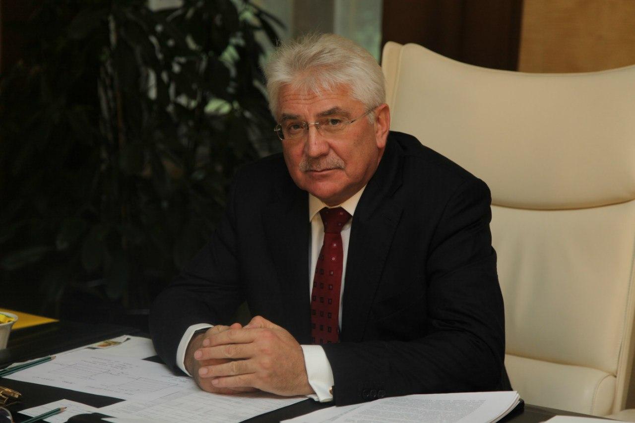 Лидер тверских эсеров Алексей Чепа призвал власти объяснить появление мусоровозов с московскими номерами Лидер тверских эсеров Алексей Чепа призвал власти объяснить появление мусоровозов с московскими номерами