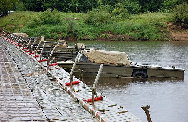 В Хабаровском крае жителей села заблокировали неизвестные люди с оружием В Хабаровском крае жителей села заблокировали неизвестные люди с оружием