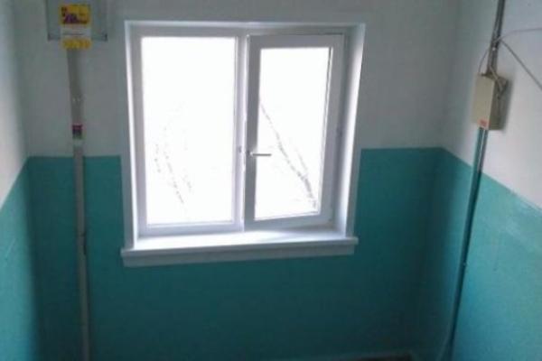 В Саратове Центр справедливости добился установки пластиковых окон в подъезде В Саратове Центр справедливости добился установки пластиковых окон в подъезде