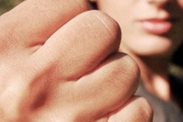 В Липецке 15-летний подросток избил полицейского В Липецке 15-летний подросток избил полицейского