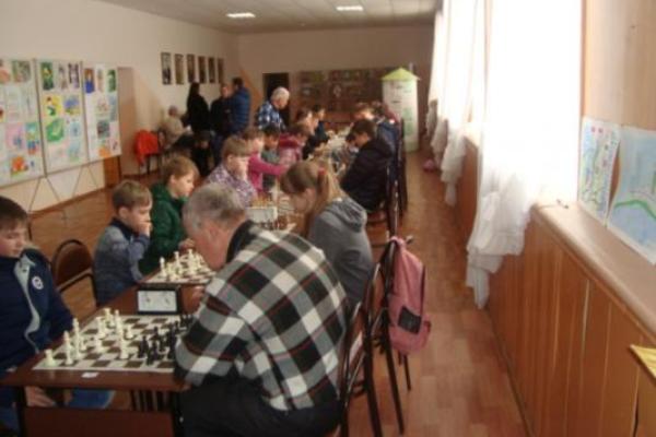 «Справедливая Россия» провела в Саратовской области турнир по быстрым шахматам «Справедливая Россия» провела в Саратовской области турнир по быстрым шахматам