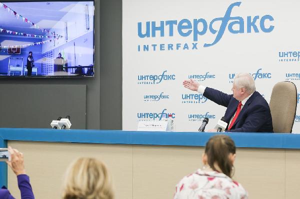 Скандал на выборах в Калмыкии: сообщившую о вбросе бюллетеней студентку всю ночь продержали в полиции Скандал на выборах в Калмыкии: сообщившую о вбросе бюллетеней студентку всю ночь продержали в полиции