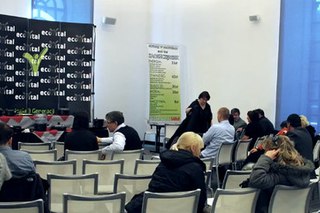 Росгвардия и общественники мироновского Центра поучаствовали в шоу кастрюль от «Эко Лайф Групп»: жителей избавили от кредитов на 668 тысяч рублей Росгвардия и общественники мироновского Центра поучаствовали в шоу кастрюль от «Эко Лайф Групп»: жителей избавили от кредитов на 668 тысяч рублей