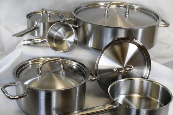 Жительница Твери взыскала с продавцов кастрюль 145 тысяч рублей Жительница Твери взыскала с продавцов кастрюль 145 тысяч рублей