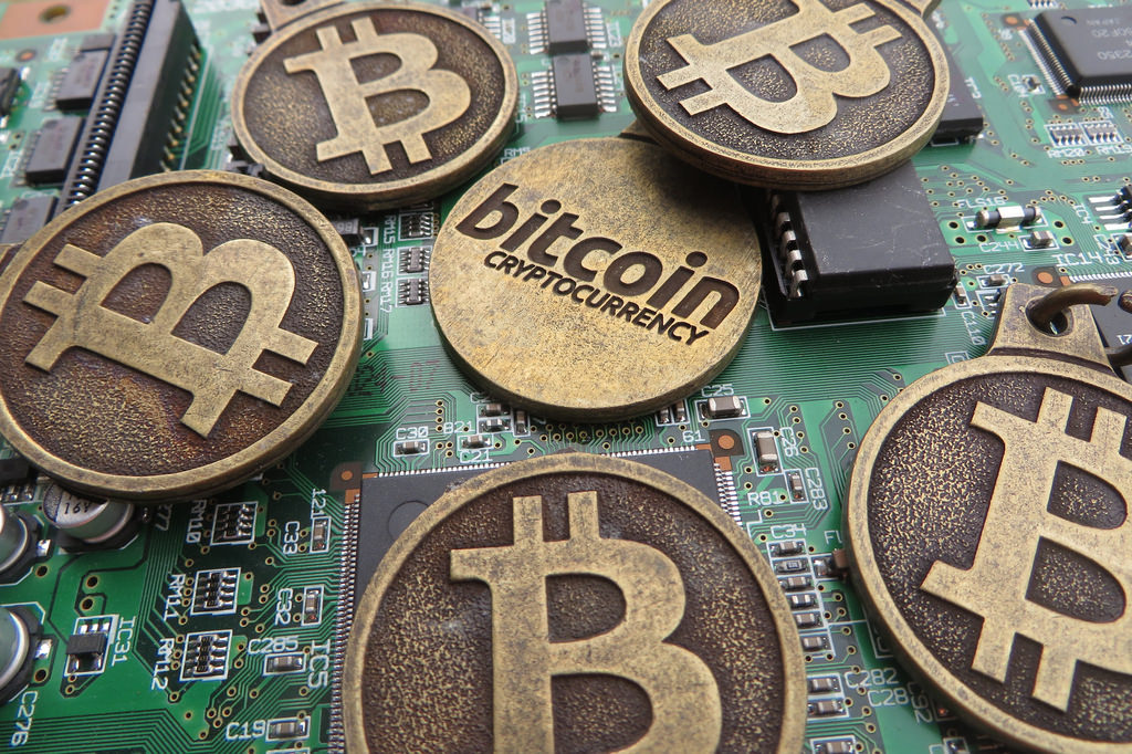 Криптоломбарды начали выманивать биткоины у россиян Криптоломбарды начали выманивать биткоины у россиян