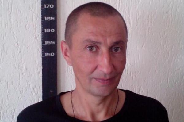 В Саратовской области сбежавший из колонии преступник убил жену на глазах у семерых детей В Саратовской области сбежавший из колонии преступник убил жену на глазах у семерых детей