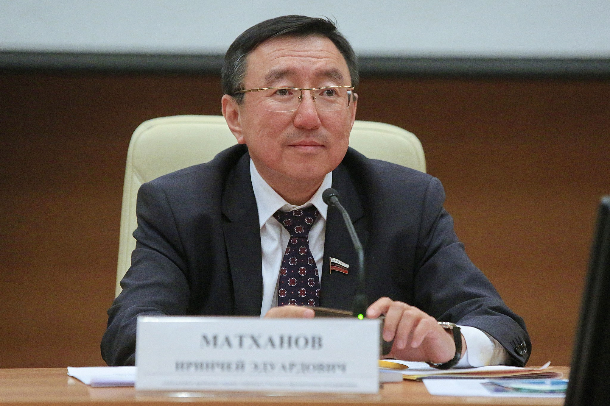 Главный эсер Бурятии Иринчей Матханов назвал достоинства нового майского указа Путина Главный эсер Бурятии Иринчей Матханов назвал достоинства нового майского указа Путина